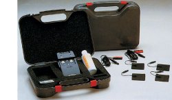 TENS PORTATILE CORREDATO DI VALIGETTA CONTENENTE DI 2 CAVETTI A 2 FILI, 1 BATTERIA A 9V, 1 TUBO DI GEL, 4 ELETTRODI RIUTILIZZABILI, MANUALE D'USO - farmacialombardia.it