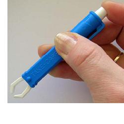 PINZETTA TOGLI ZECCHE IN PLASTICA BLISTER SINGOLO - farmacialombardia.it
